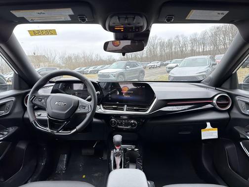 Summit White 2026 Chevrolet Trax FWD 2RS