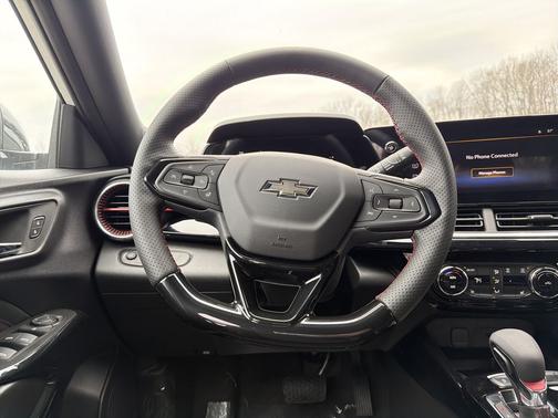 Summit White 2026 Chevrolet Trax FWD 2RS