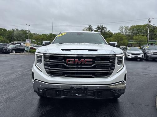 2022 GMC Sierra 1500 SLT