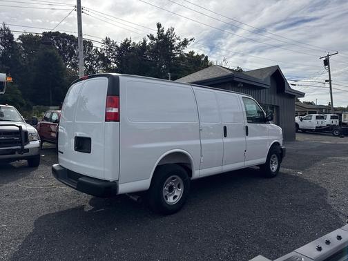2025 Chevrolet Express 3500 RWD 3500 Regular Wheelbase WT