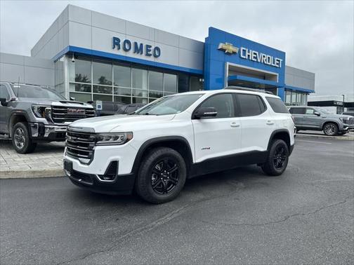 2022 GMC Acadia AWD AT4