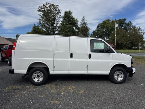 2025 Chevrolet Express 3500 RWD 3500 Regular Wheelbase WT