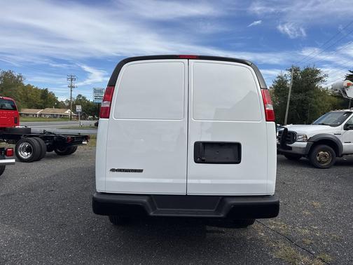 2025 Chevrolet Express 3500 RWD 3500 Regular Wheelbase WT