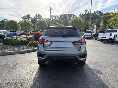 Mercury Gray Metallic 2023 Mitsubishi Outlander Sport SE