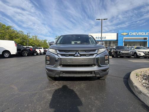 Mercury Gray Metallic 2023 Mitsubishi Outlander Sport SE