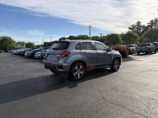 Mercury Gray Metallic 2023 Mitsubishi Outlander Sport SE