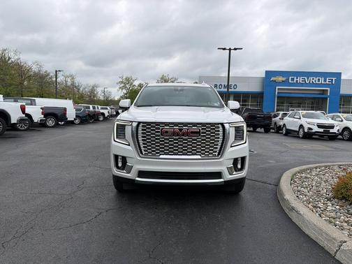 White Frost Tricoat 2023 GMC Yukon Denali