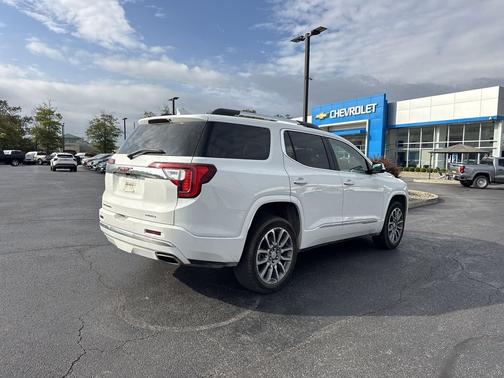 2023 GMC Acadia Denali