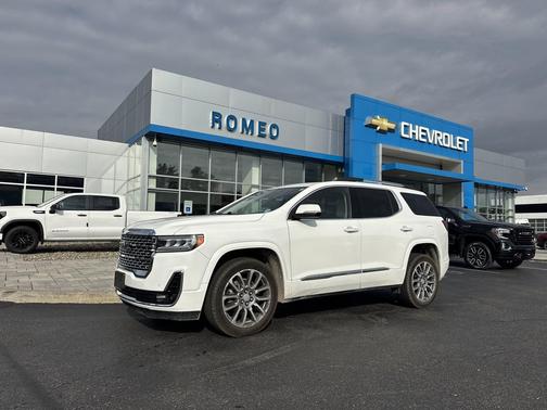 2023 GMC Acadia Denali