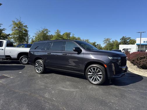 2022 Cadillac Escalade ESV Sport