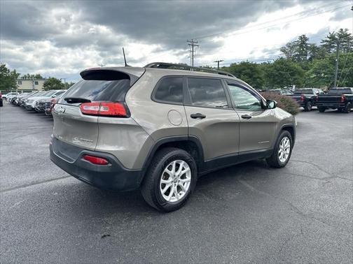 2016 Jeep Cherokee Sport