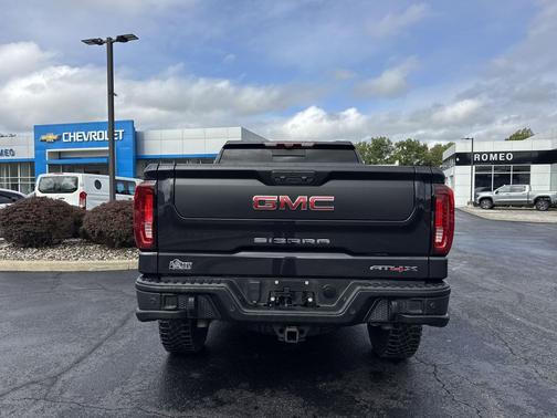 2023 GMC Sierra 1500 AT4X
