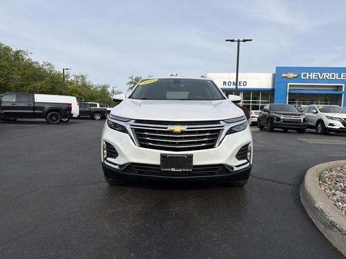 Iridescent Pearl Tricoat 2023 Chevrolet Equinox Premier w/1LZ