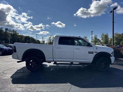 2017 RAM 2500 Big Horn Crew Cab 4x4 6'4' Box