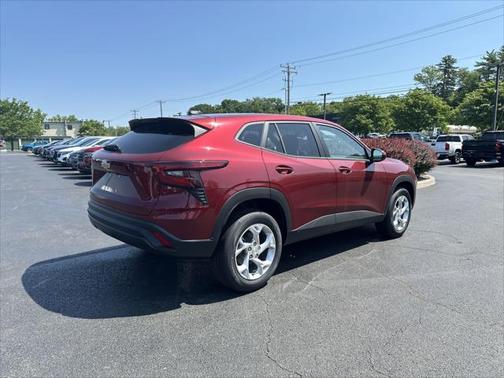 2025 Chevrolet Trax LS