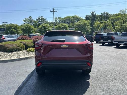 2025 Chevrolet Trax LS