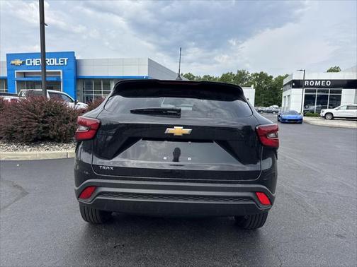 2025 Chevrolet Trax LS