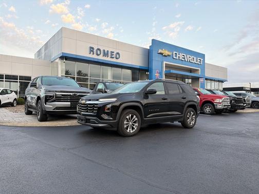 Mosaic Black Metallic 2025 Chevrolet Equinox 1LT