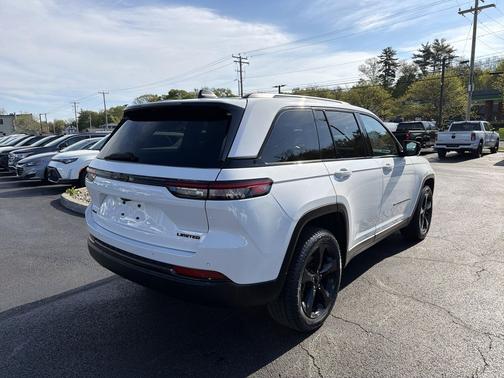 Bright White Clearcoat 2023 Jeep Grand Cherokee Limited