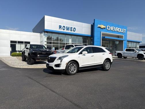 Crystal White Tricoat 2017 Cadillac XT5 Luxury