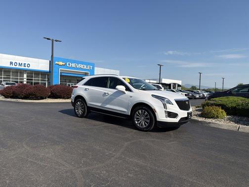 Crystal White Tricoat 2017 Cadillac XT5 Luxury