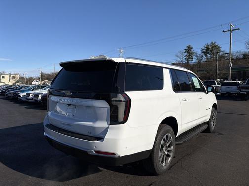 2026 Chevrolet Suburban LT