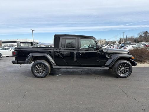 2022 Jeep Gladiator Sport S