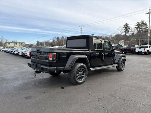 2022 Jeep Gladiator Sport S