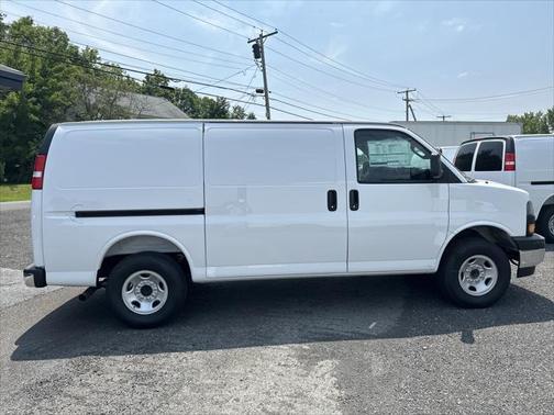 2025 GMC Savana 2500 Work Van