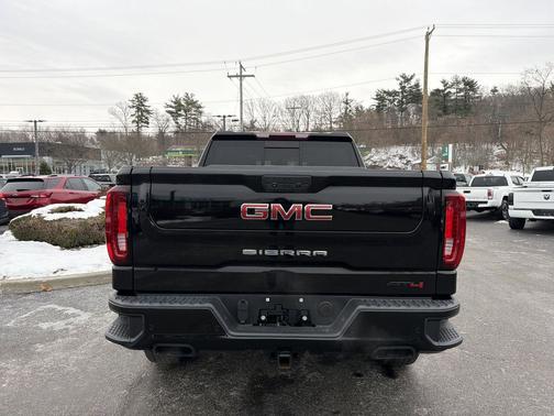 2022 GMC Sierra 1500 AT4