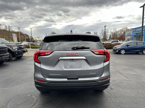 2021 GMC Terrain SLE