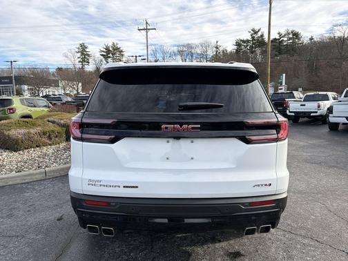 2025 GMC Acadia AT4