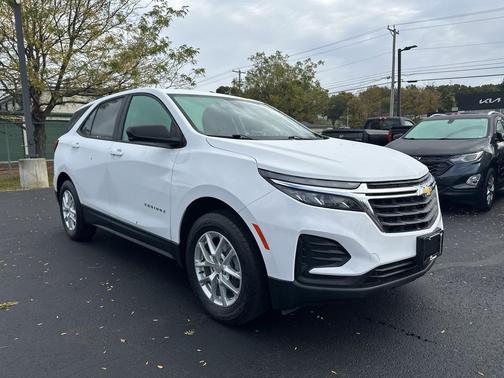 2022 Chevrolet Equinox LS