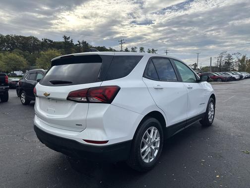 2022 Chevrolet Equinox LS