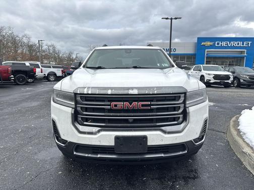 2022 GMC Acadia AT4