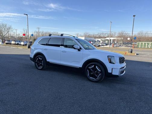 2023 Kia Telluride S