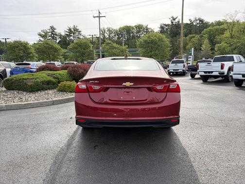 Cajun Red Tintcoat 2018 Chevrolet Malibu LT