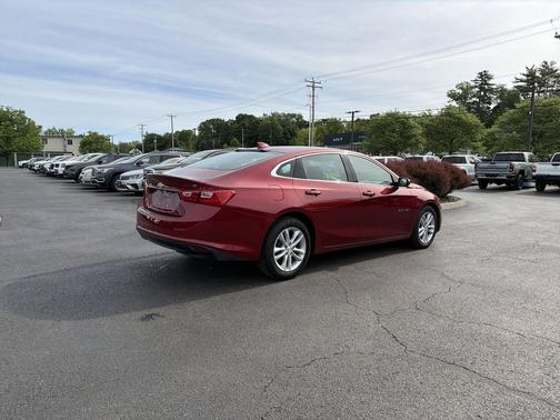 Cajun Red Tintcoat 2018 Chevrolet Malibu LT