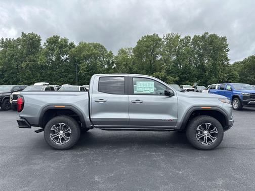 2025 GMC Canyon AT4