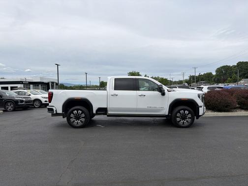 Summit White 2024 GMC Sierra 2500 Denali