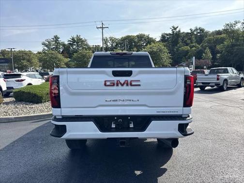 Summit White 2024 GMC Sierra 2500 Denali
