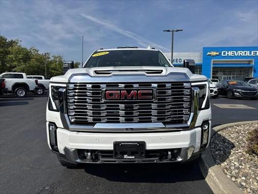 Summit White 2024 GMC Sierra 2500 Denali