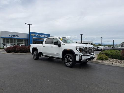 Summit White 2024 GMC Sierra 2500 Denali
