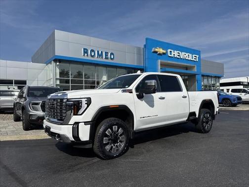 Summit White 2024 GMC Sierra 2500 Denali