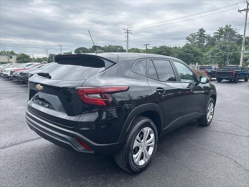 2025 Chevrolet Trax LS