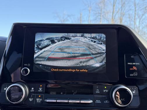 Midnight Black Metallic 2023 Toyota Highlander XLE