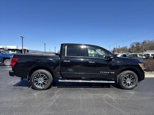 2020 Nissan Titan SV