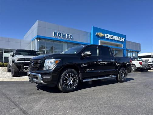 2020 Nissan Titan SV