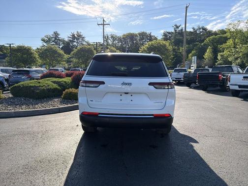 Bright White Clearcoat 2021 Jeep Grand Cherokee L Limited