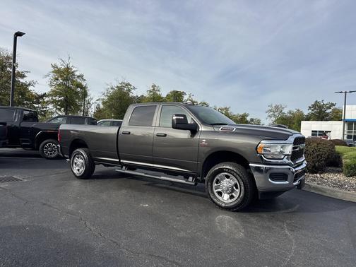 2024 RAM 2500 Tradesman Crew Cab 4x4 8' Box